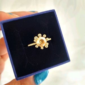 Swarovski Olive Ring, Brand new, size 6!!